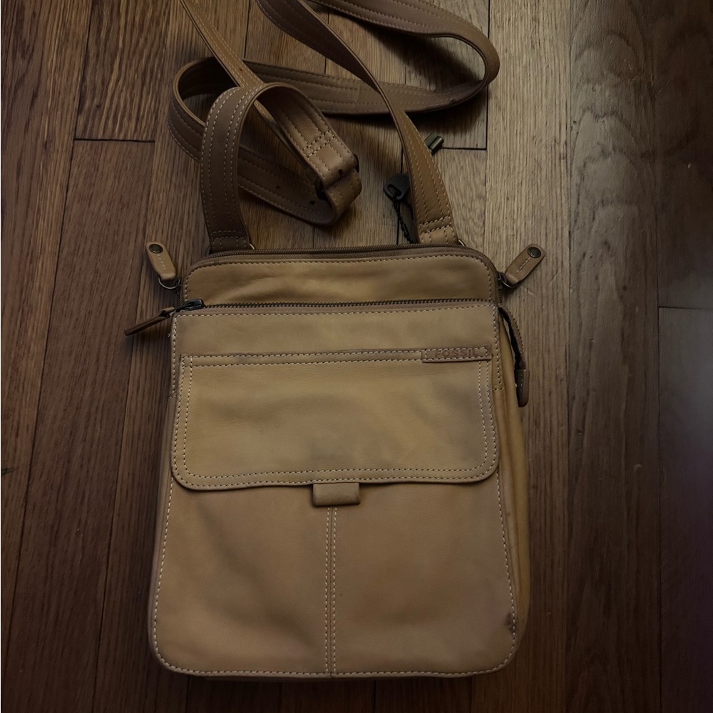 Vintage Fossil Light Brown Leather Crossbody Bag